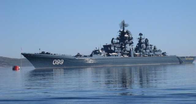 "Петро Великий" іржавіє біля причалу: як РФ планувала встановити на крейсер "Циркон"