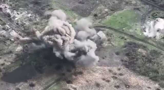 Бійці ТРО показали ефектне знищення російської САУ "Нона" під Бахмутом