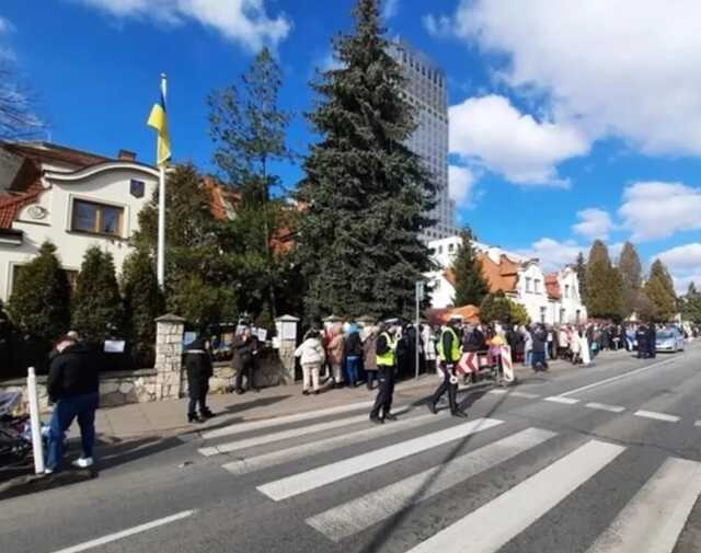Українець у Кракові зробив спробу самоспалення біля консульства