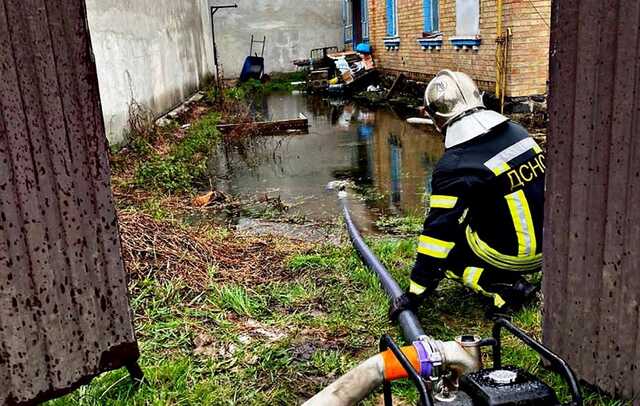 Мешканці Іванкова розповіли про затоплення їхніх будинків, у якому вони звинувачують владу