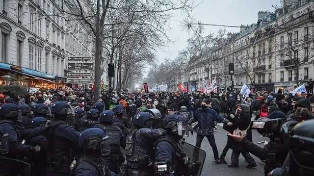Конституційна рада Франції узаконила пенсійну реформу