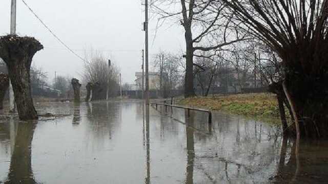 В трех областях Украины масштабные подтопления: нарушено транспортное сообщение