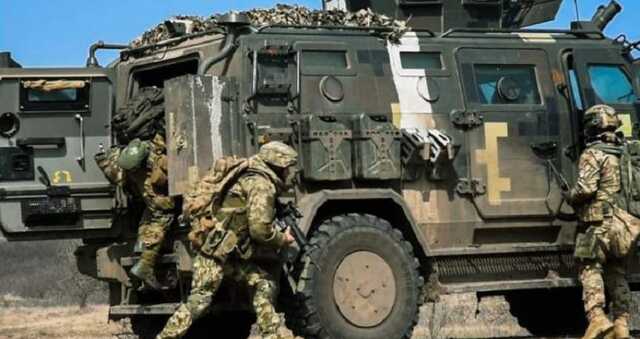 Удачную ночную охоту на бронетехнику РФ показали ВСУ