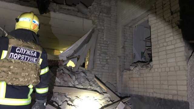 Унаслідок ворожого авіаудару по Сумщині пошкоджено будівлю психоневрологічного інтернату, евакуйовано понад 100 осіб