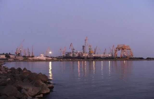 Россия вывозит через Бердянск украденную в Украине кукурузу