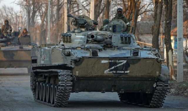 Направляют под Угледар. В Мариуполе фиксируют переброску танков россиян, - советник мэра