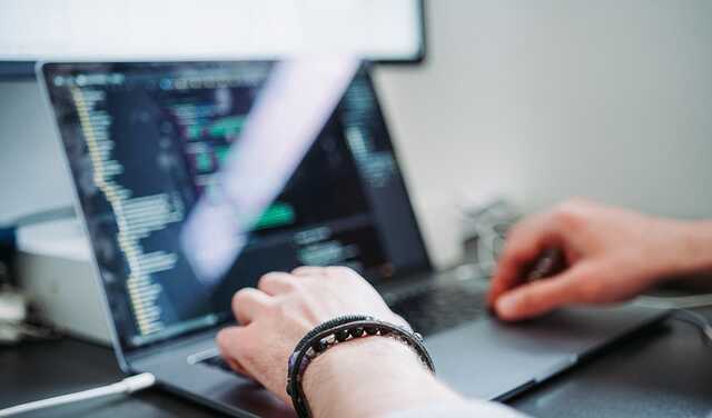 Готові працювати за будь-яку зарплату: опитування показало ситуацію в українському IT