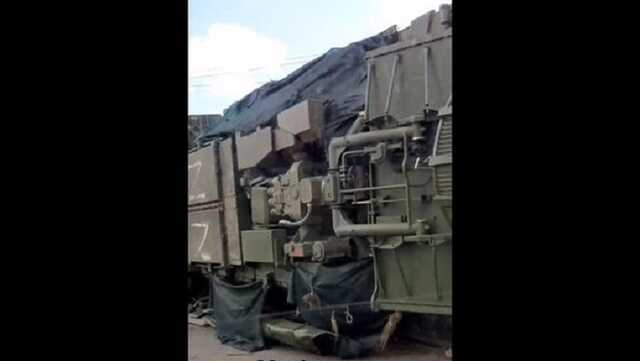 У Мелітополі посеред вулиці перекинулася російська система ППО