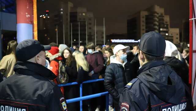 "На х@й війну"! У Санкт-Петербурзі силовики перервали концерт російського репера після антивоєнного призову