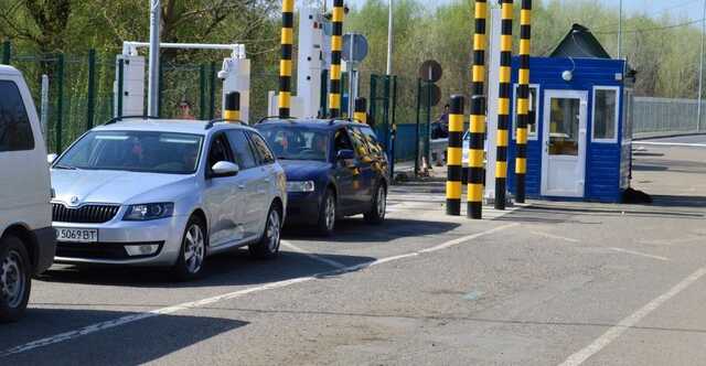 Венгрия из-за сбоя в базе данных приостановила пропуск через границу с Украиной