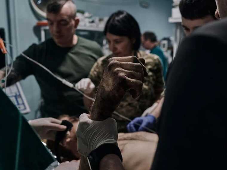 "Хвилина зволікання може коштувати життя": опубліковано важкі фото із стабпункту під Бахмутом