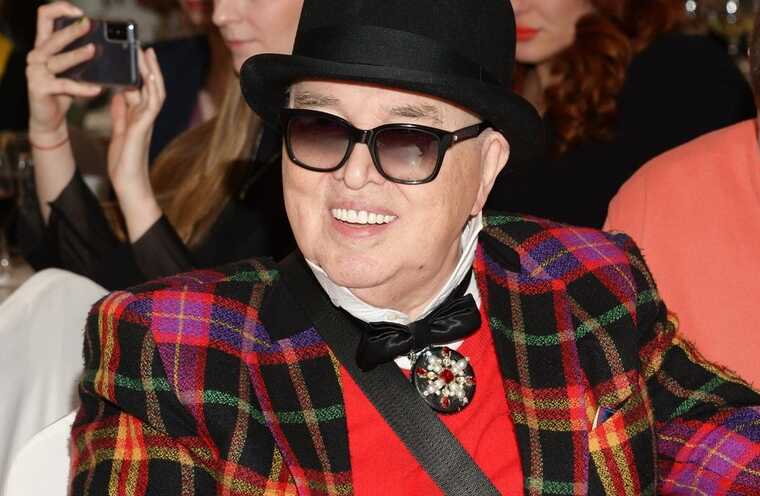 У Росії несподівано помер відомий ведучий та модельєр - росЗМІ