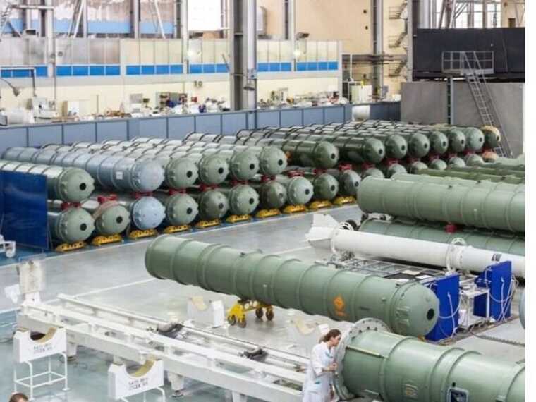 У Росії студентів хочуть змусити працювати на оборонних заводах: ЗМІ розкрили подробиці