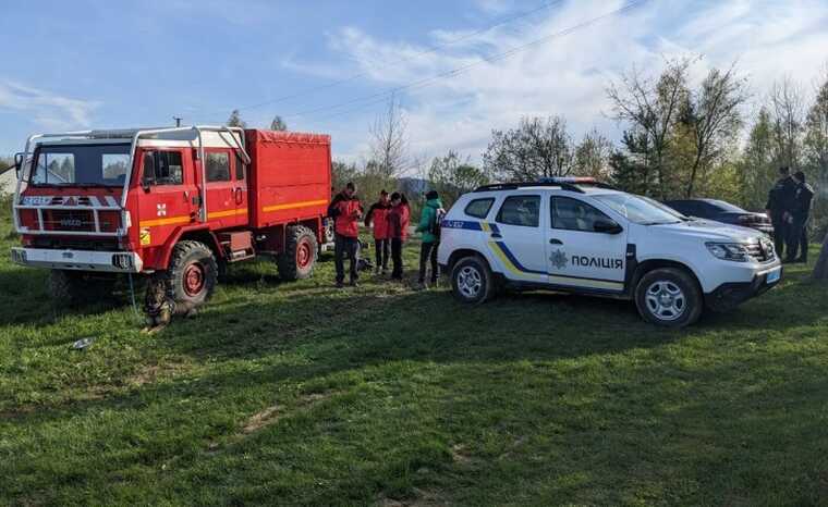 На Буковині у лісі виявили мертвого чоловіка, якого шукали дві доби