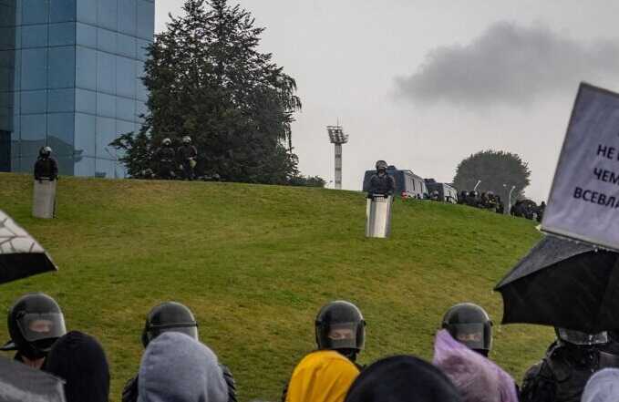 Чому білоруси не перейшли від мирного протесту до силового?