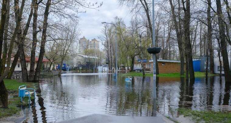 У Києві знову піднялася вода: чи є загроза аварійних підтоплень