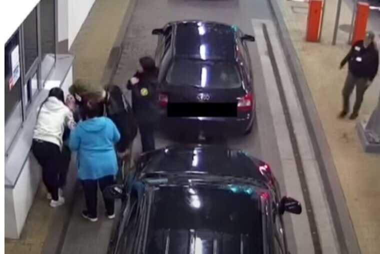 Ребёнок перестал дышать: польский пограничник спас жизнь маленького украинца