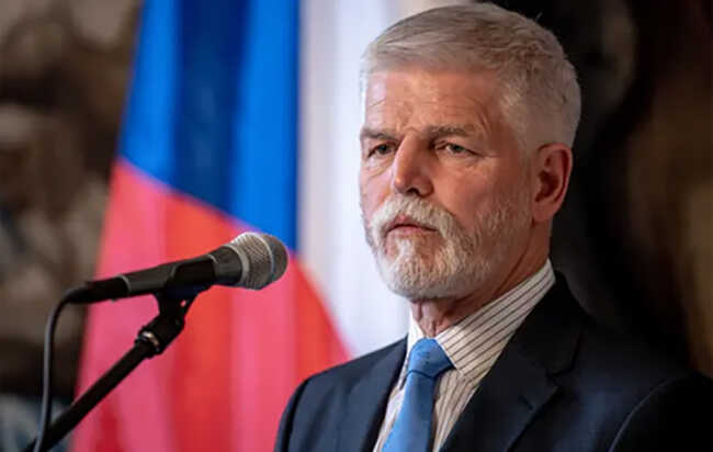 Президент Чехии предостерег от спешки с контрнаступлением: Украина столкнется с "ужасными потерями"