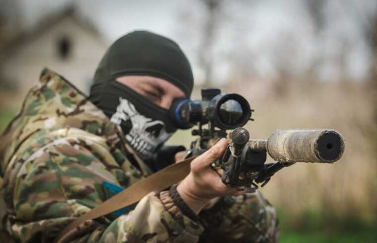 Снайпер уничтожает оккупанта вблизи Авдеевки
