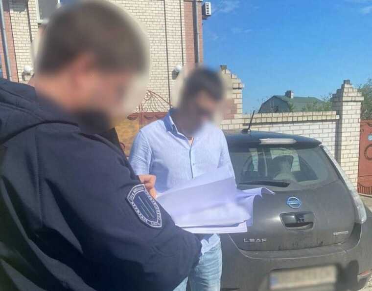 В Миколаєві експрокурор вкрав 100 тисяч доларів з матеріалів справи