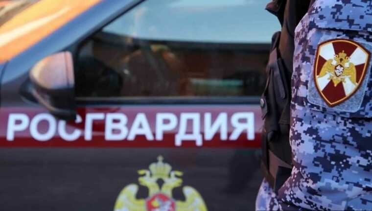 В Москве задержали двух человек за «неправильную» одежду