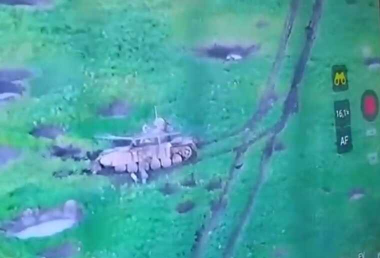 Украинские воины уничтожили российский танк