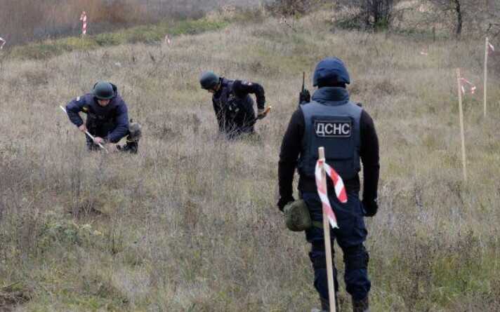 Працюють сапери. У передмісті Києва сьогодні лунатимуть вибухи