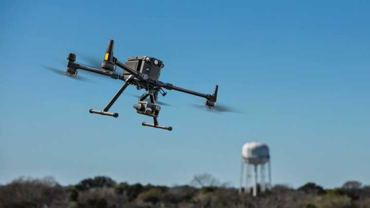 Дрон "Пегас" эффектно взорвал российский бронемобиль "Тигр"