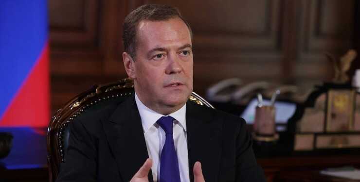 "Для нас це ніщо", – Медведєв підтримав ідею Ірану створити "антисанкційний клуб"