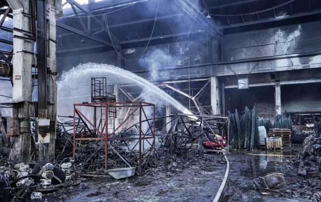 В Тернополі загасили пожежу після влучання російської ракети