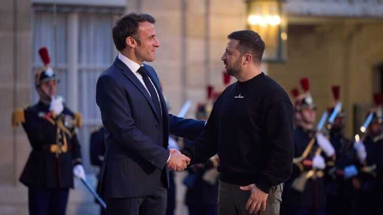 Зеленский и Макрон в Париже подписали совместную декларацию Украины и Франции