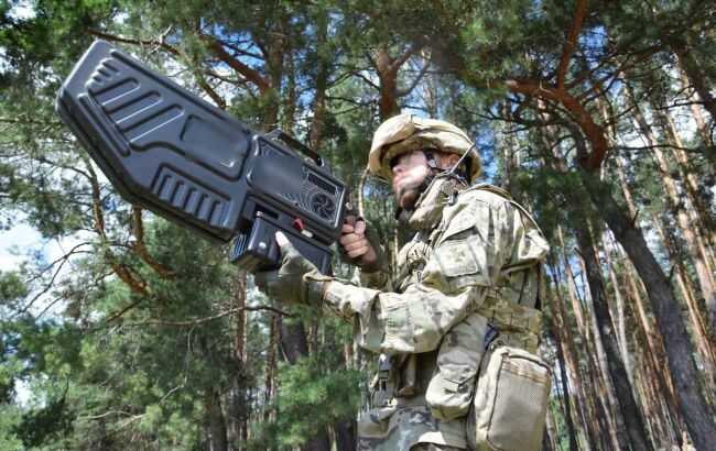 Пограничники возле Бахмута "приземлили" два российских беспилотника из антидронового ружья