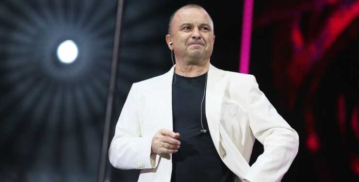 Виктор Павлик подарил своей жене спецпропуск для езды в комендантский час