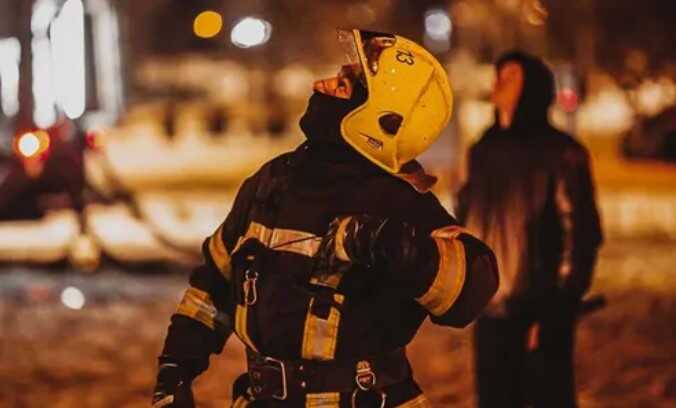 На Київщині внаслідок пожежі з гуртожитку евакуювали 50 осіб: є постраждалі