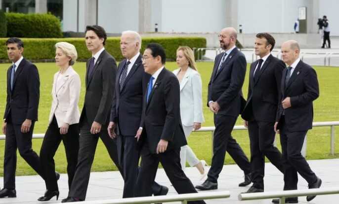 "Велика сімка" зобов’яже Росію заплатити за післявоєнне відновлення України