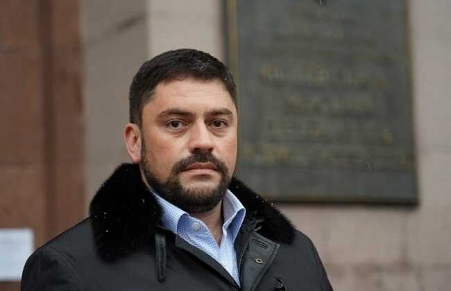 В "Слуге народа" не знают, сбежал ли заграницу депутат-коррупционер Трубицын