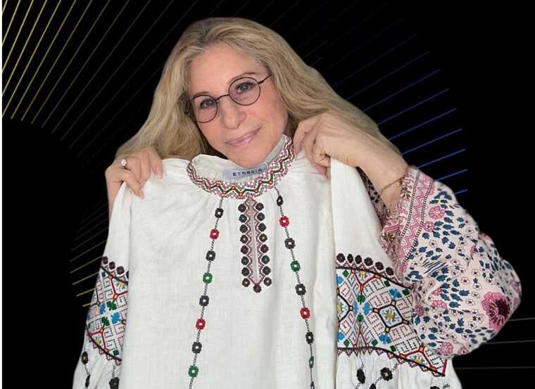 Барбра Стрейзанд похвалилася українською вишиванкою