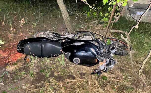 На Одещині двоє підлітків розбилися на мотоциклі – один загинув