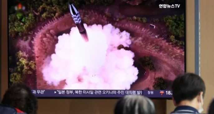 КНДР запустила ракету-носитель: в Сеуле объявили воздушную тревогу
