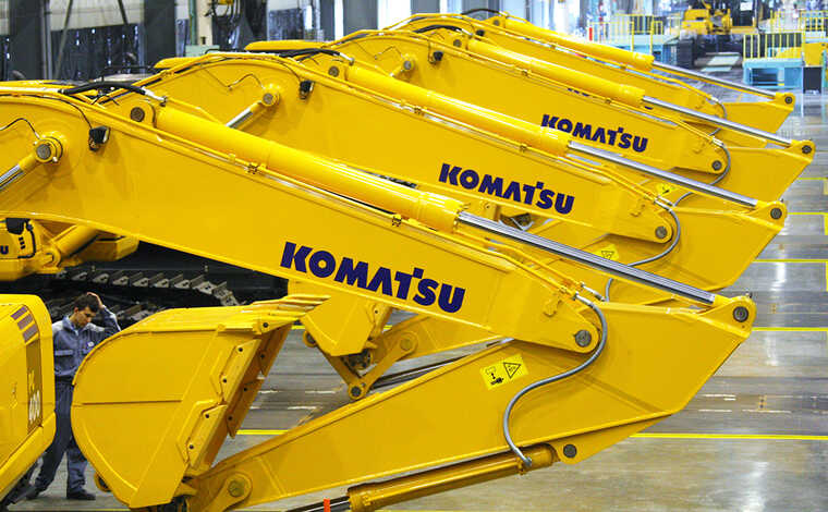 Японський виробник техніки Komatsu зупинив свій завод у РФ