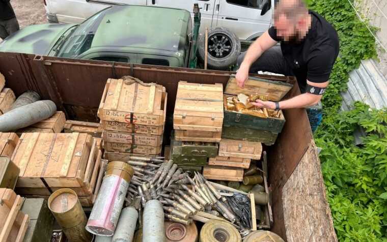В Харьковской области нашли тайник с более чем 10 тоннами боеприпасов россиян