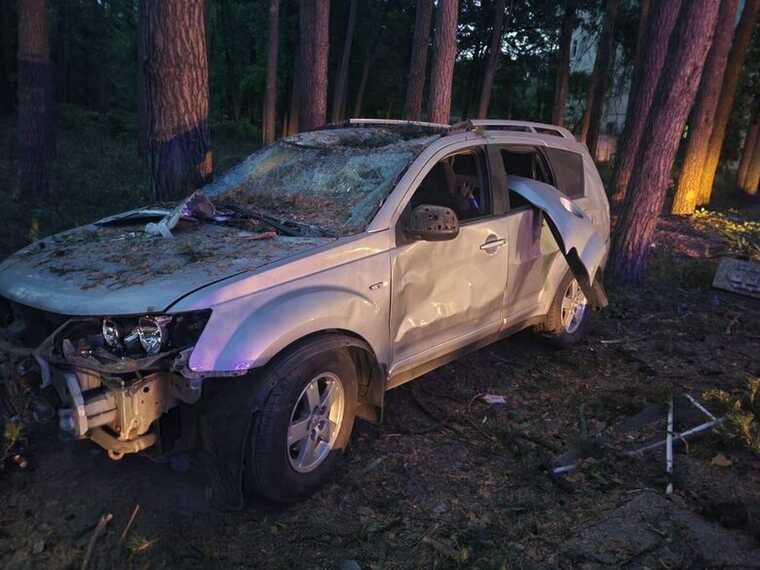 Наслідки нічних обстрілів Київщини: Пошкоджено гуртожиток та понад 20 авто