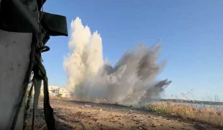 На Каховській ГЕС продовжується детонація вибухівки