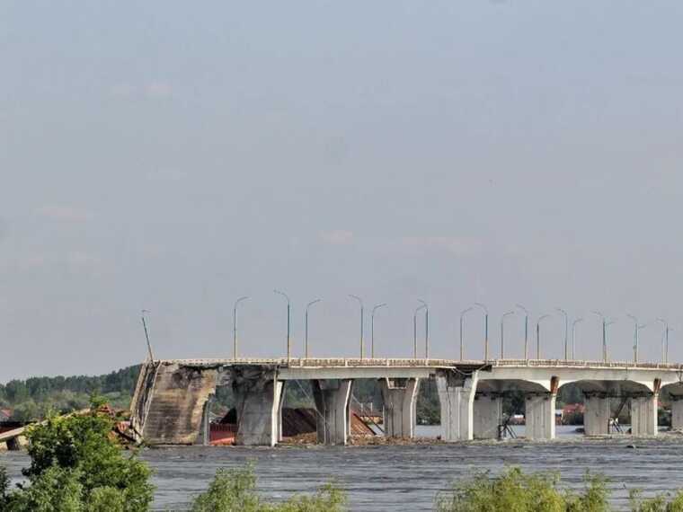 Видно лише дахи будинків: як виглядає район Антонівського мосту у Херсоні