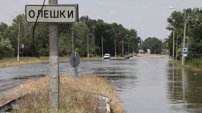 Окупанти не дають евакуюватися: у підтоплених Олешках люди благають про допомогу