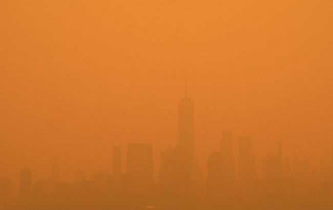 Через пожежі в Канаді східне узбережжя США накрила незвичайна завіса туману