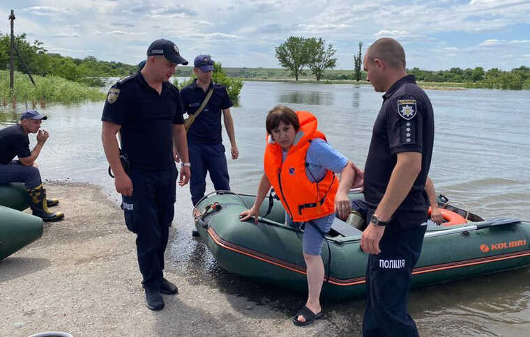 З Херсонщини евакуювали 2374 людей