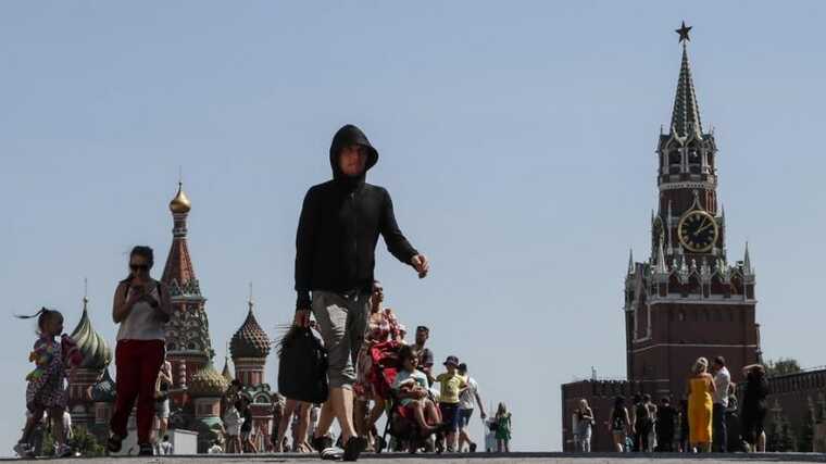 Российские олигархи получают миллиарды долларов дивидендов, но тратить их некуда – Bloomberg