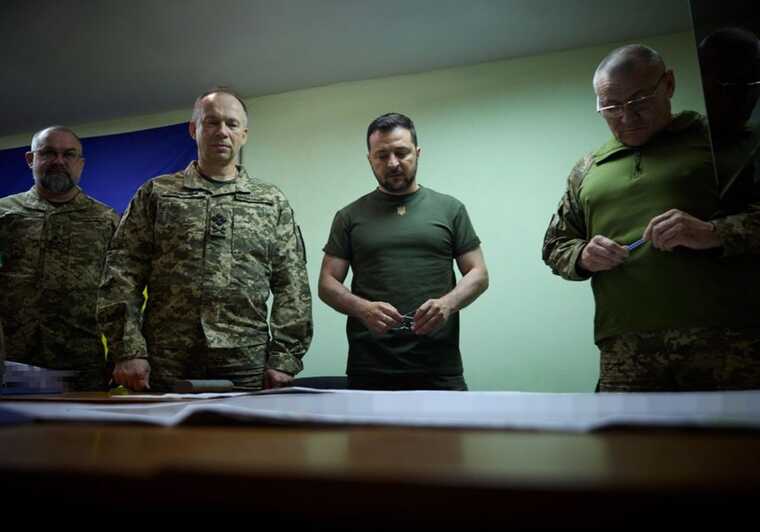 Я щодня на зв’язку з нашими командувачами. Усі зараз налаштовані позитивно, – Зеленський