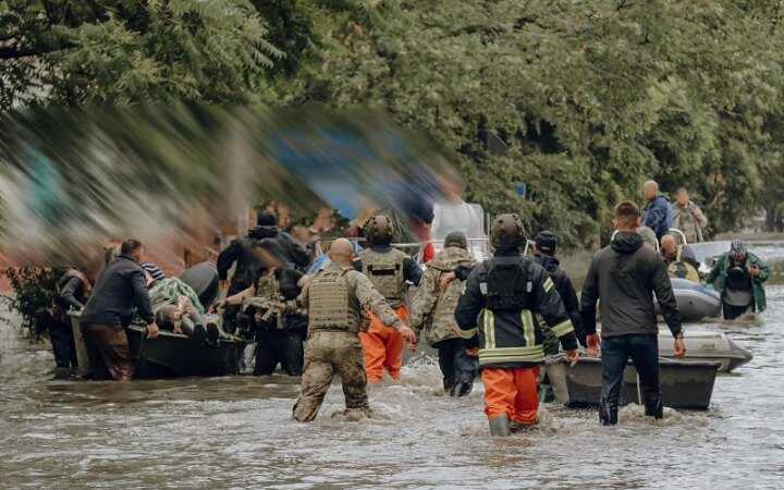 С левобережья Херсонщины, несмотря на обстрел, удалось спасти 21 человека